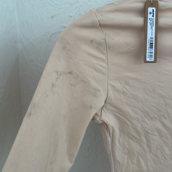 SKIMS Long Sleeve Crewneck Bodysuit - Picture 6 of 7